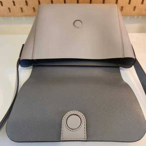 NWOT Kate Spade Putnam Drive Madie Smooth Grey Lavender Leather Crossbody Bag - Picture 5 of 16